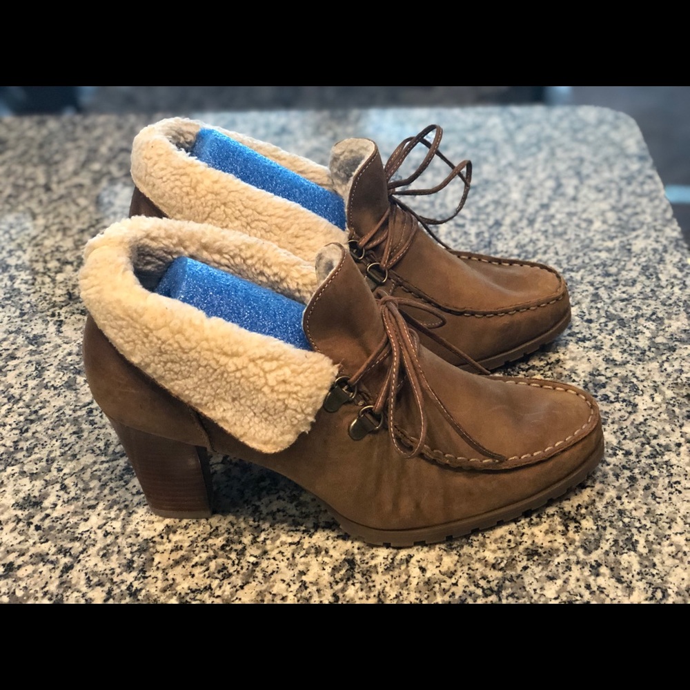 Audrey Brooke
Brown Suede Leather Ankle Boots